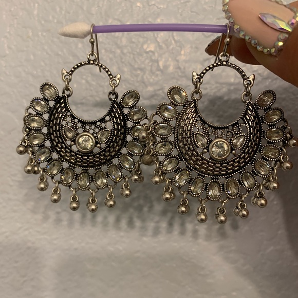 Large BOHO dangle earrings - Picture 3 of 3